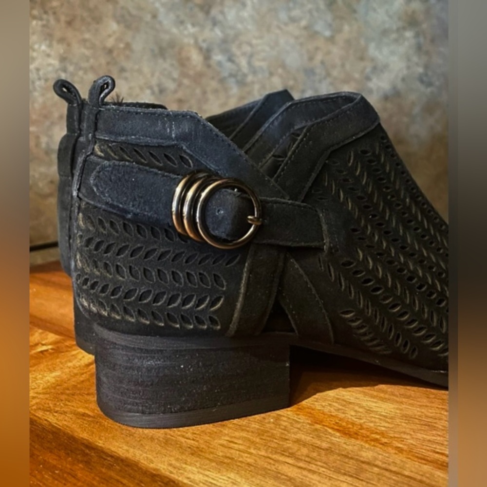 Vince Camuto Campina Black Eyelet Suede Perforated Ankle Booties | Size 5 - Picture 2 of 5
